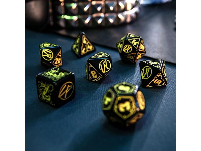 Q Workshop RPG-Würfelset Cyberpunk Red Dice Set: Wet Work 7 Stk. 5 Q Workshop RPG-Würfelset Cyberpunk Red Dice Set: Wet Work 7 Stk. – Bild 3