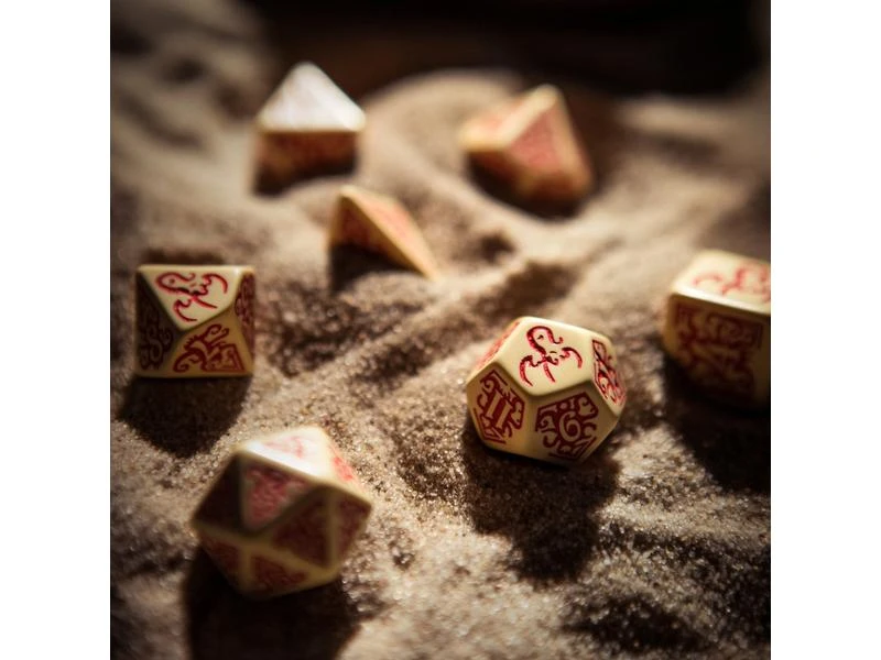 Q Workshop RPG-Würfelset COC Masks of Nyarlathotep Dice 7 Stk. 5 Q Workshop RPG-Würfelset COC Masks of Nyarlathotep Dice 7 Stk. – Bild 3